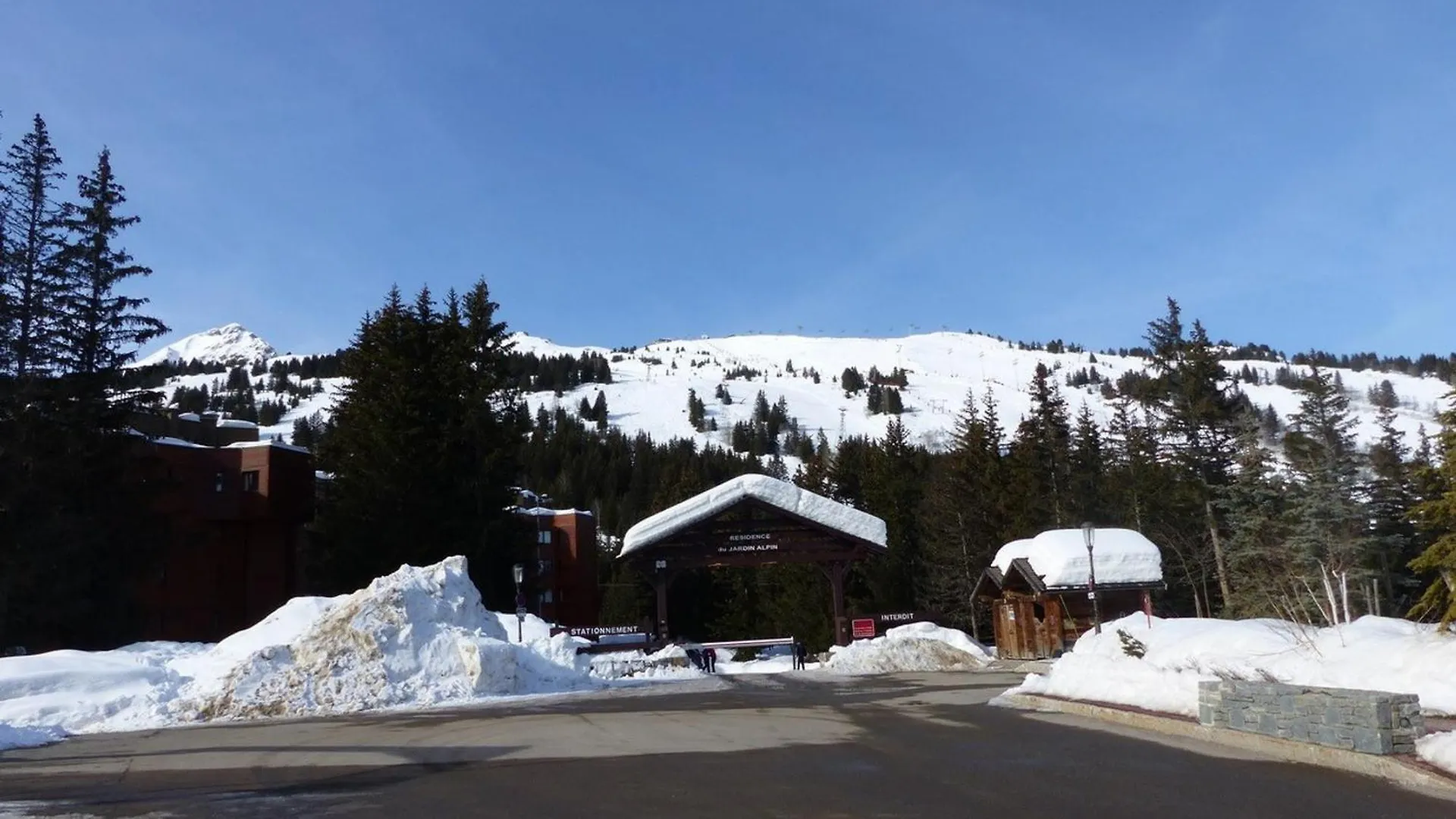 Appartement 3P Avec Balcon, Pres De La Foret A Courchevel - Fr-1-514-27 Apartment